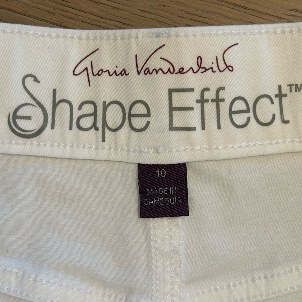 Gloria Vanderbilt Women's White Shorts - Picture 10 of 10